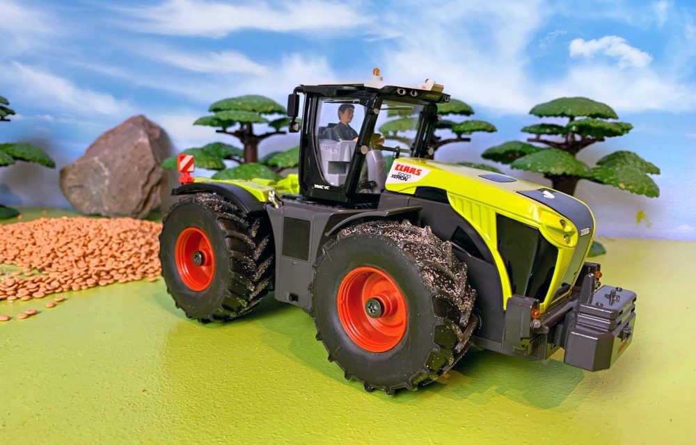 CLAAS Xerion 5000 расчистка снега